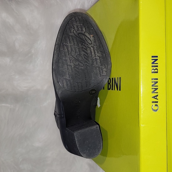 Women Booties 7.5M - Picture 5 of 5